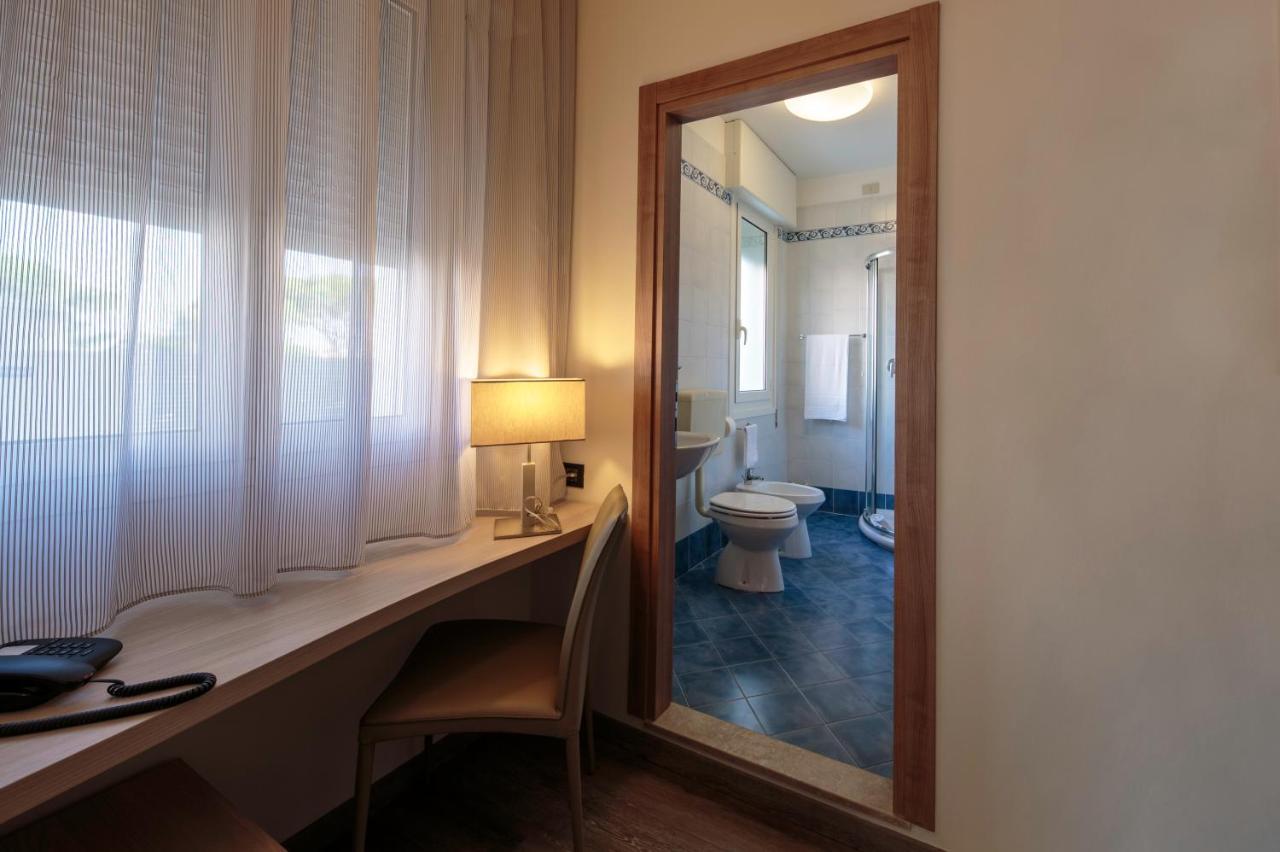 Hotel Monaco Каорле Екстер'єр фото