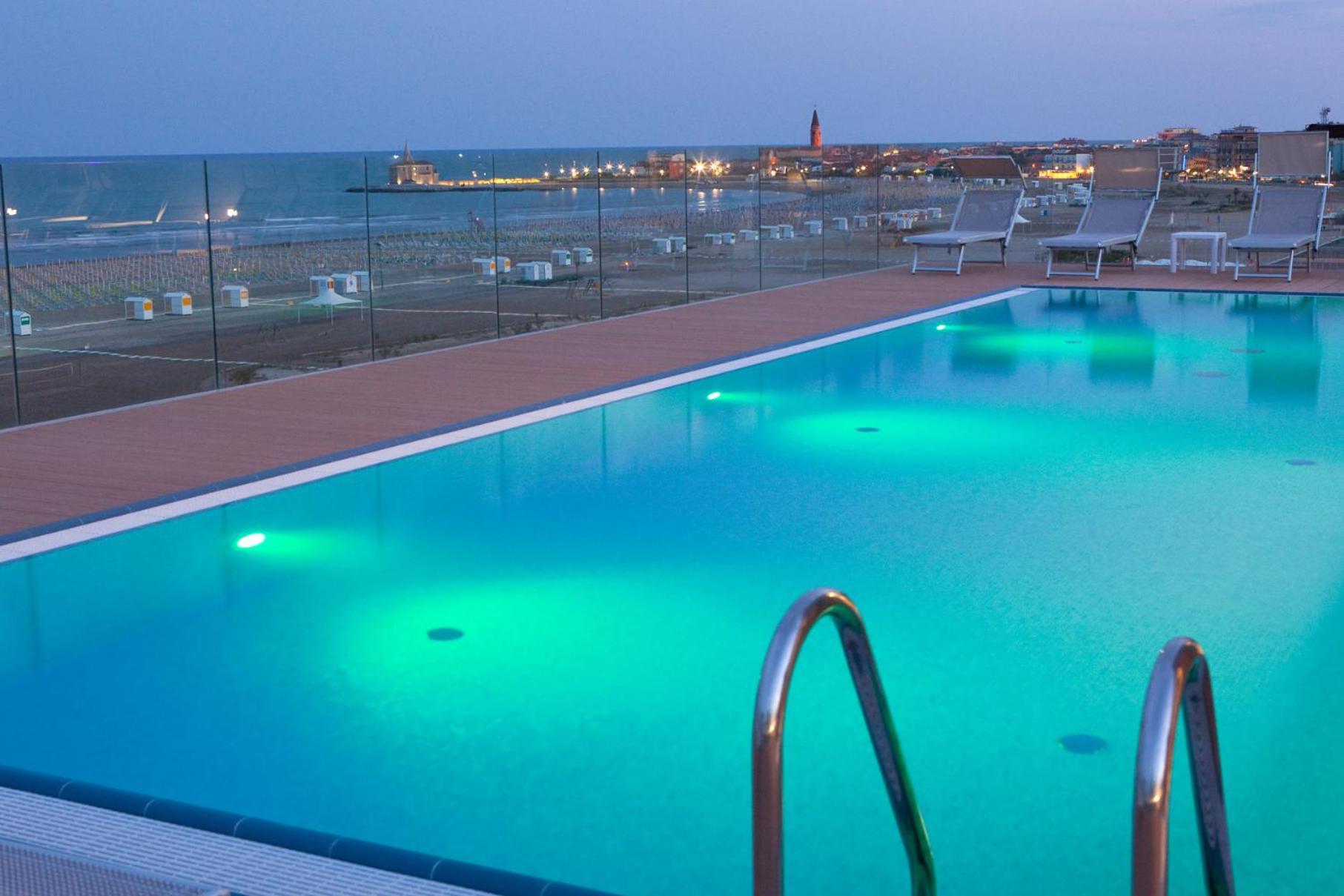 Hotel Monaco Каорле Екстер'єр фото