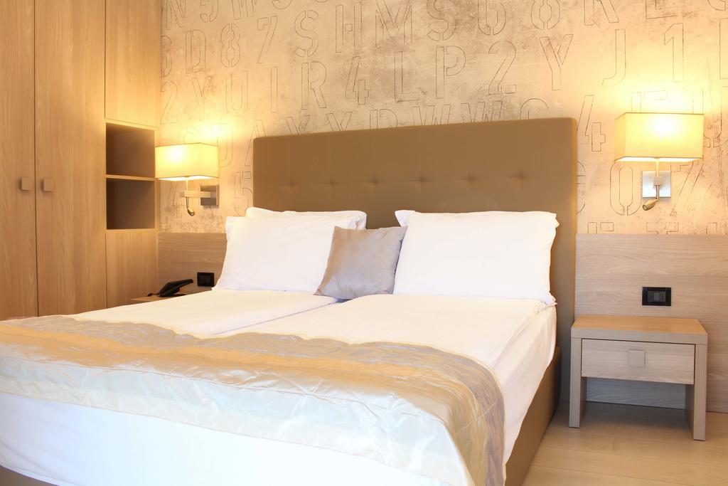 Hotel Monaco Каорле Екстер'єр фото